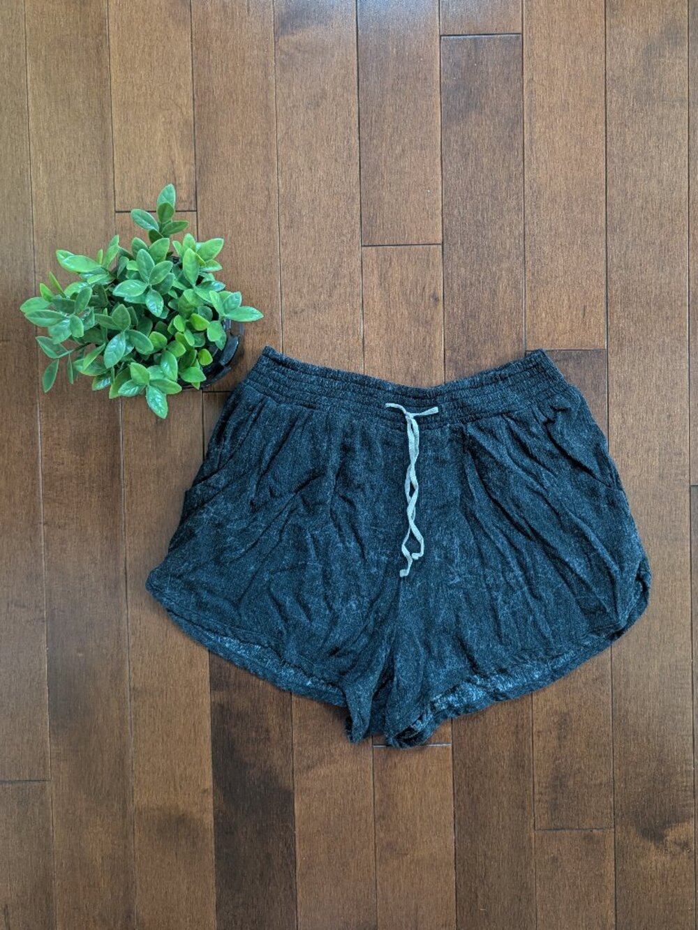 4/$25 LIGHTWEIGHT GREY WASHED LOUNGE SHORTS